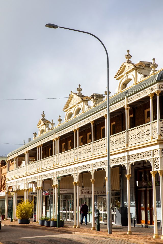 Historic Victorian architecture on Beardy St, Armidale. Image: Destination NSW.